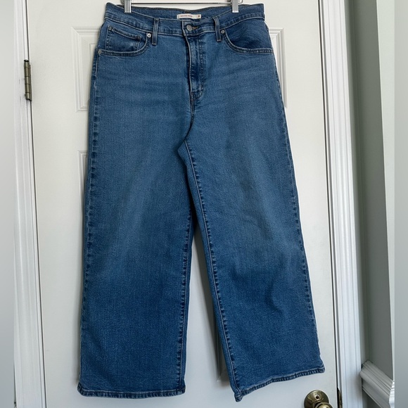 Levi's High-rise Wide Leg Jeans - Size 31 - Picture 4 of 11